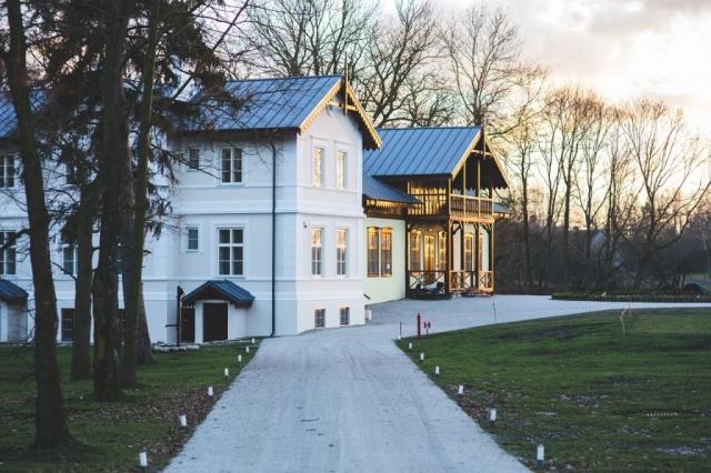 The Advantages of Resin-Bound Driveways: A Modern Choice